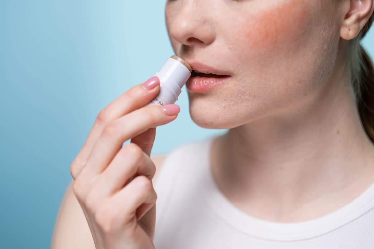 Los Mejores Bálsamos Labiales para Labios Jugosos y Protegidos
