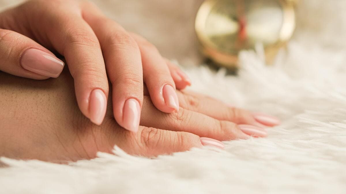 Las Mejores Vitaminas y Tratamientos para Uñas Quebradizas